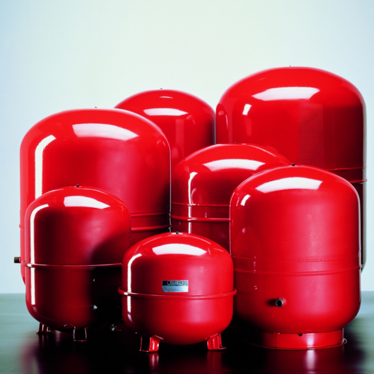 Купить расширительные баки для отопления и охлаждения CAL-PRO в Москве